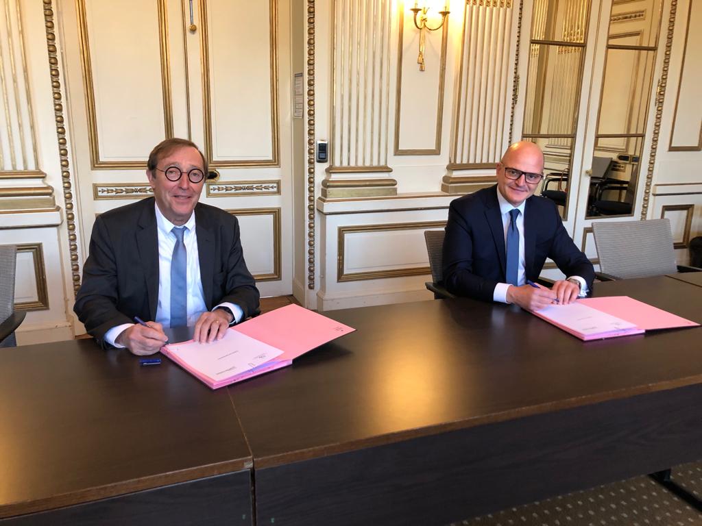 Signature du Partenarait entre Conseil Supérieur du Notariat et France générosités