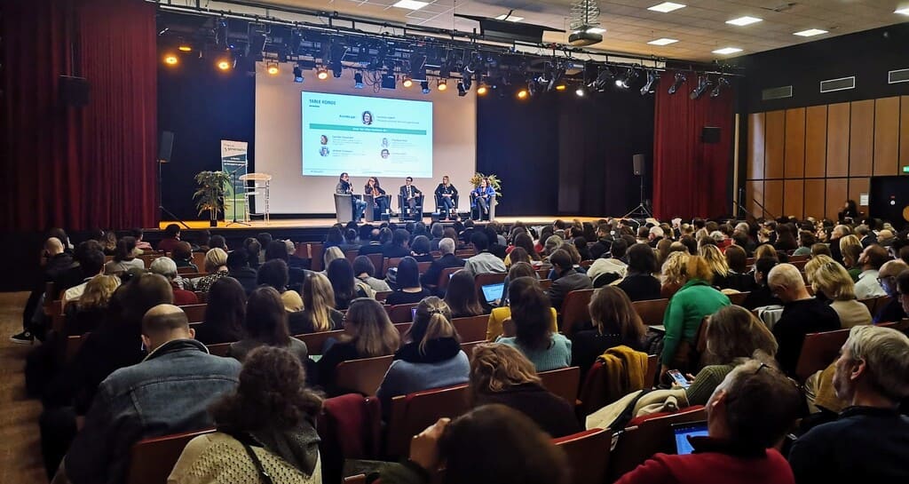 Photo salle comble colloque 2022 France générosités